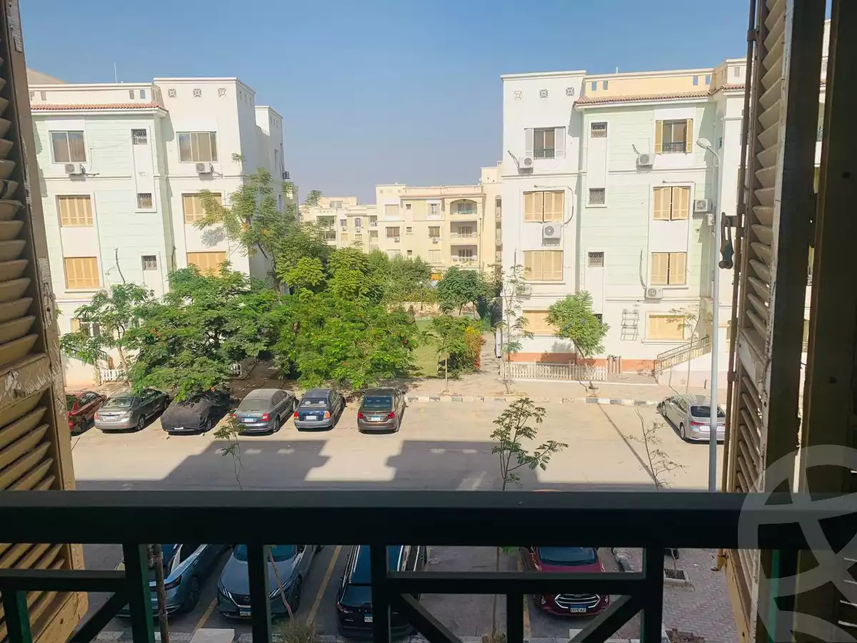 https://aqarmap.com.eg/en/listing/5362665-for-sale-cairo-el-sheikh-zayed-city-compounds-el-khamayel