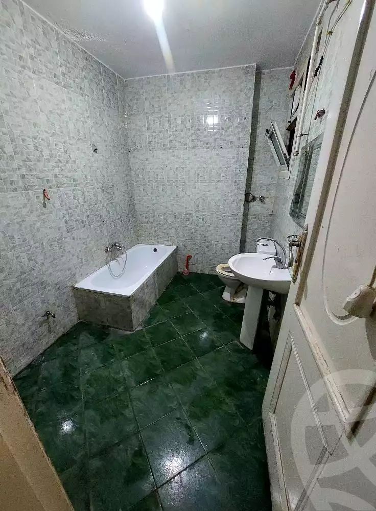 https://aqarmap.com.eg/en/listing/5371516-for-sale-cairo-ain-shams-6-october-st