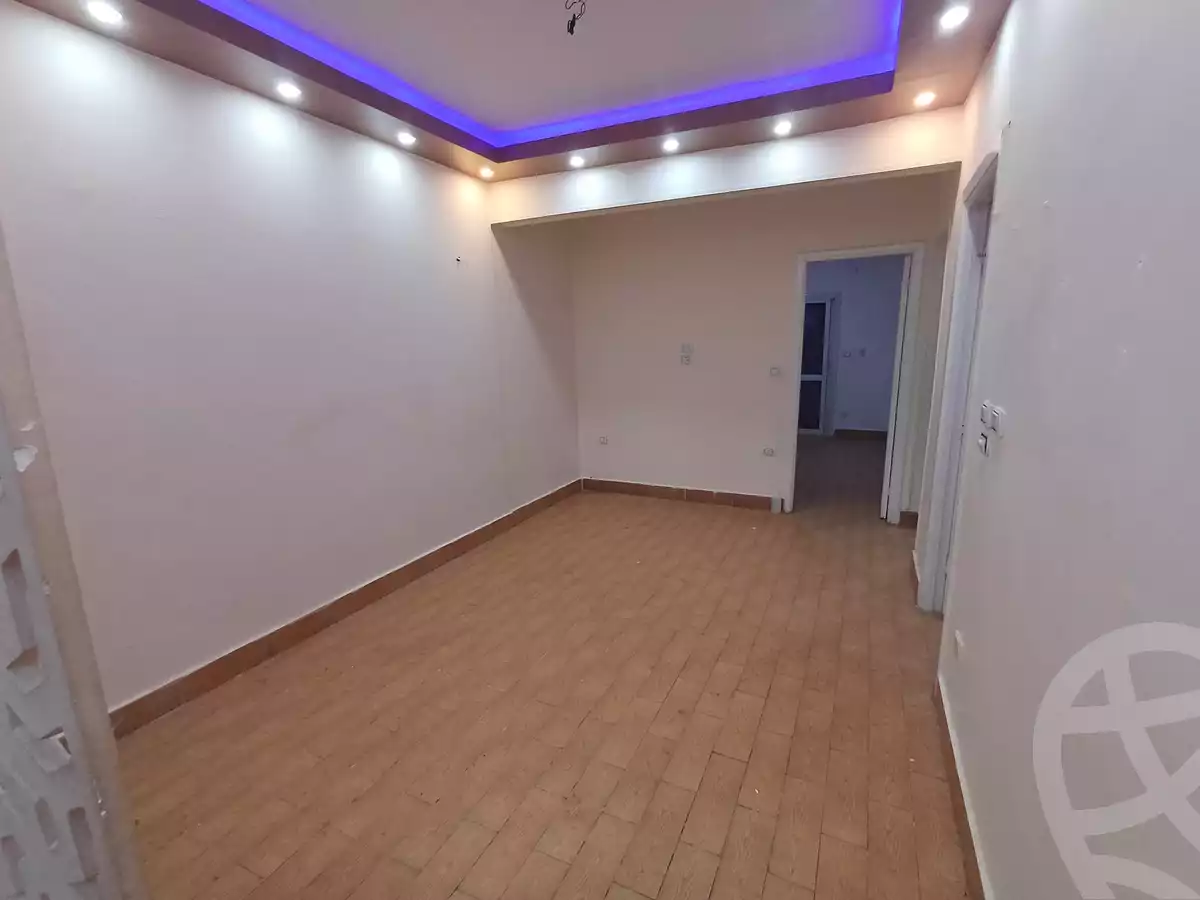https://aqarmap.com.eg/ar/listing/5375646-for-rent-cairo-mokattam-lhdb-l-ly-shareaa-9