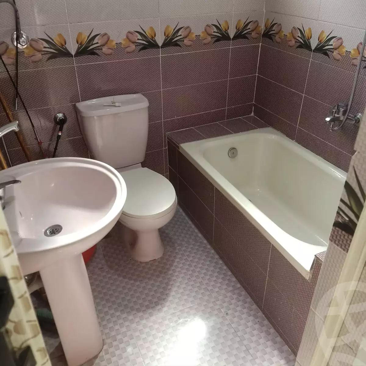 https://aqarmap.com.eg/en/listing/5377092-for-sale-cairo-ain-shams-ahmed-esmat-st