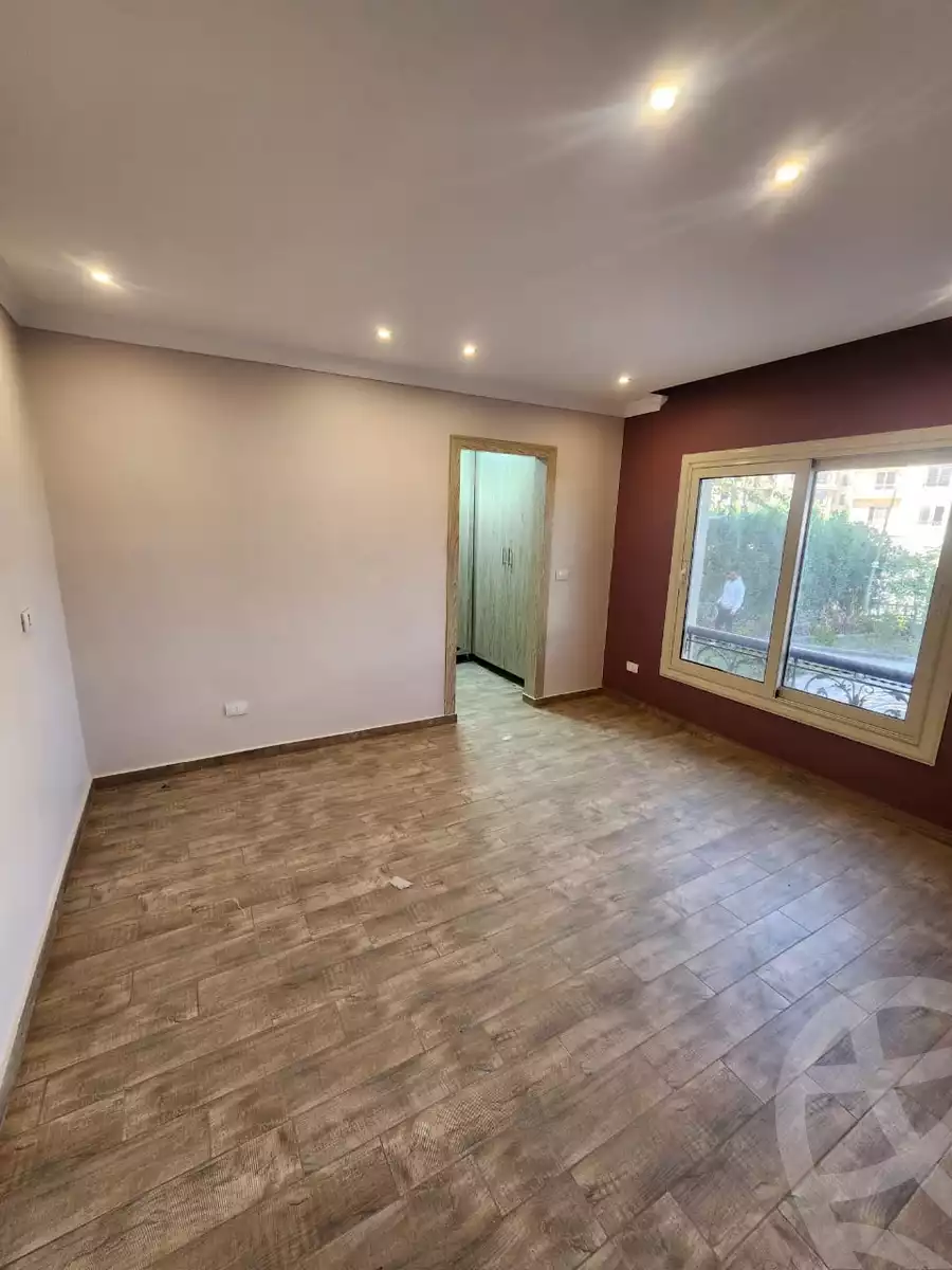 https://aqarmap.com.eg/en/listing/5383411-for-sale-cairo-el-sheikh-zayed-city-compounds-el-khamayel