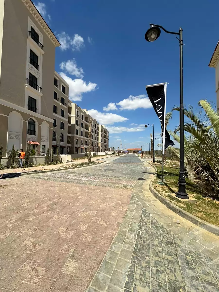 https://aqarmap.com.eg/ar/listing/5402551-for-sale-cairo-el-sheikh-zayed-city-compounds-kmbwnd-fyldj-wyst-dr-llttwyr