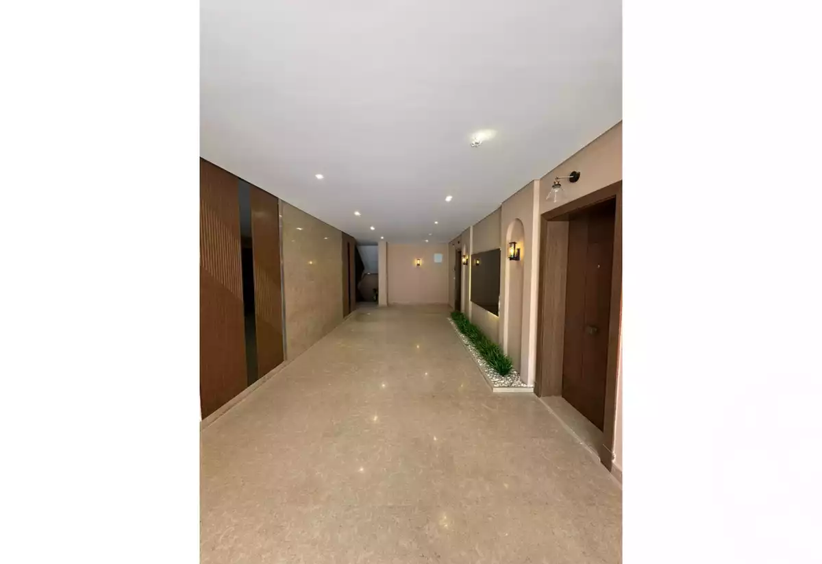 https://aqarmap.com.eg/en/listing/5405737-for-sale-cairo-el-sheikh-zayed-city-compounds-kmbwnd-fyldj-wyst-dr-llttwyr