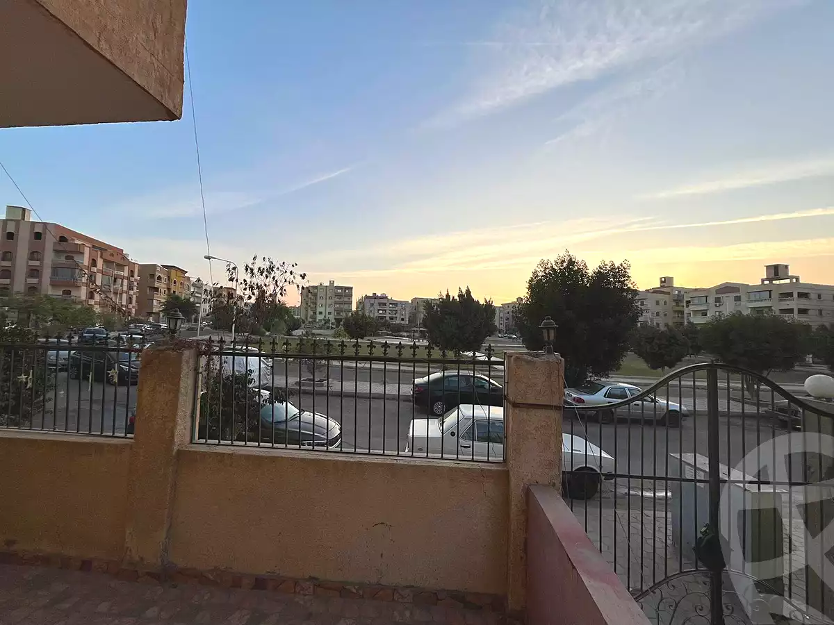 https://aqarmap.com.eg/en/listing/5411971-for-sale-cairo-al-oubour-el-hay-el-taseaa-hussein-riad-st