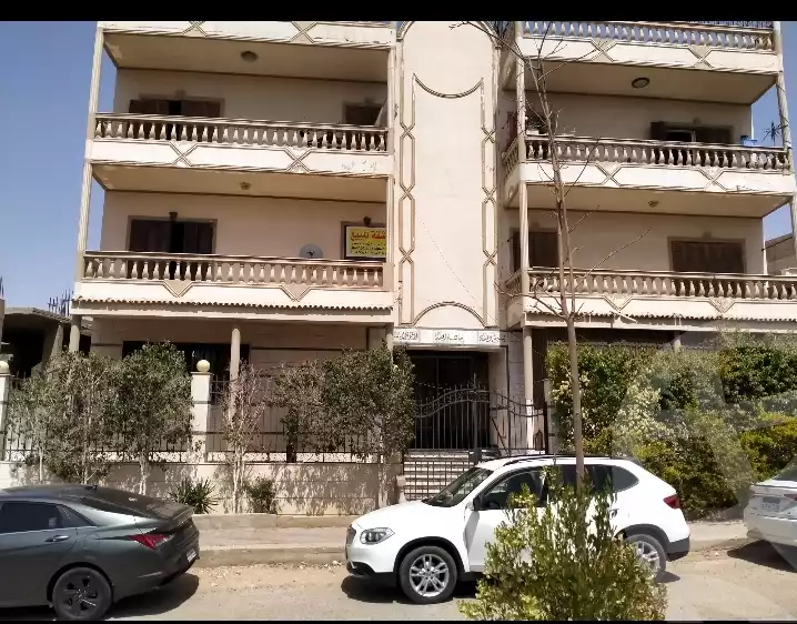 https://aqarmap.com.eg/en/listing/5419395-for-sale-cairo-el-shorouk-lhy-lwl-grb-neighbourhood-1-street-17