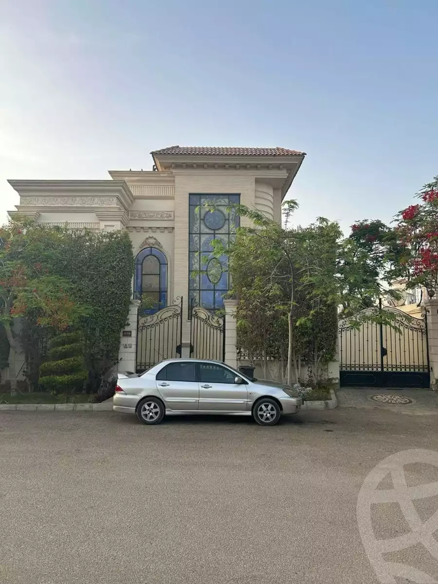 https://aqarmap.com.eg/en/listing/5421279-for-sale-cairo-el-sheikh-zayed-city-compounds-royal-city