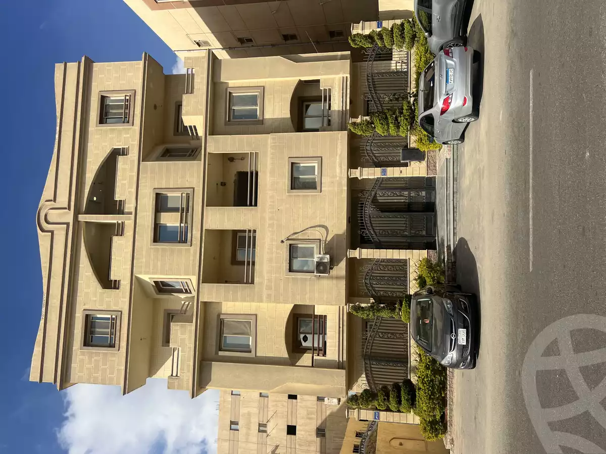 https://aqarmap.com.eg/en/listing/5454814-for-sale-cairo-new-cairo-mohammed-nagib-axis-st