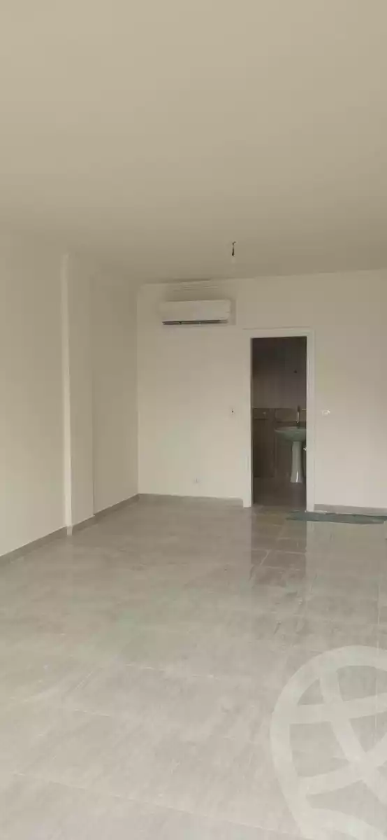 https://aqarmap.com.eg/en/listing/5456355-for-rent-cairo-el-sheikh-zayed-city-compounds-royal-city