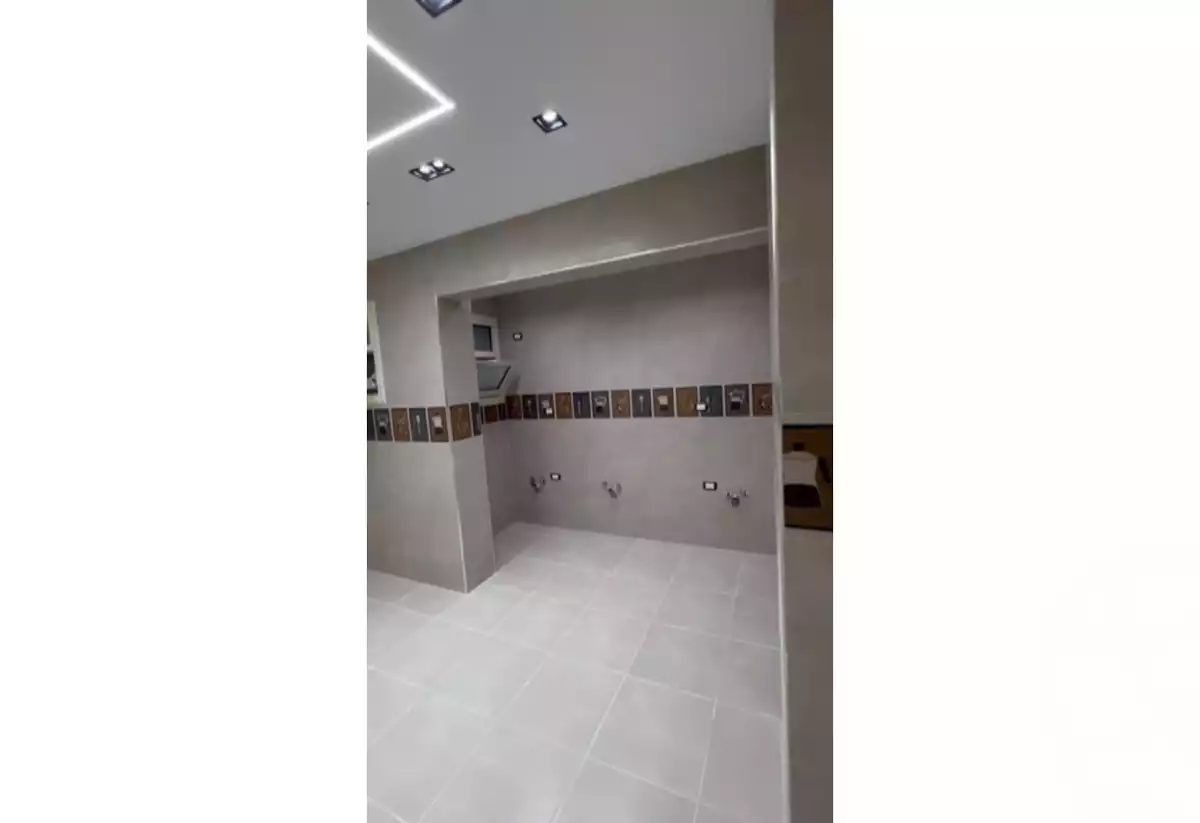 https://aqarmap.com.eg/en/listing/5463198-for-sale-cairo-el-sheikh-zayed-city-compounds-el-khamayel