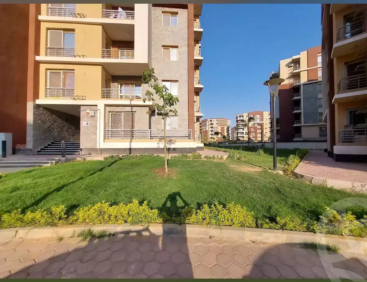 https://aqarmap.com.eg/en/listing/5465236-for-sale-cairo-6th-of-october-compounds-jn-ktwbr