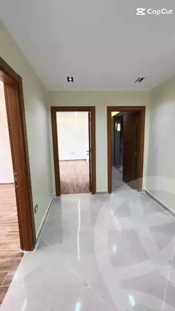 https://aqarmap.com.eg/ar/listing/5469390-for-sale-cairo-el-sheikh-zayed-city-compounds-el-khamayel