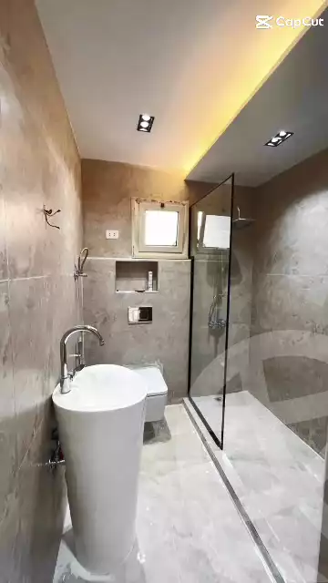 https://aqarmap.com.eg/ar/listing/5469390-for-sale-cairo-el-sheikh-zayed-city-compounds-el-khamayel