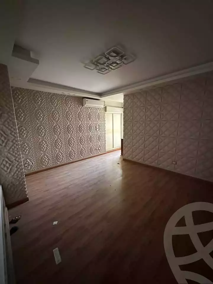 https://aqarmap.com.eg/en/listing/5484007-for-sale-cairo-shoubra-corniche-el-nile-st