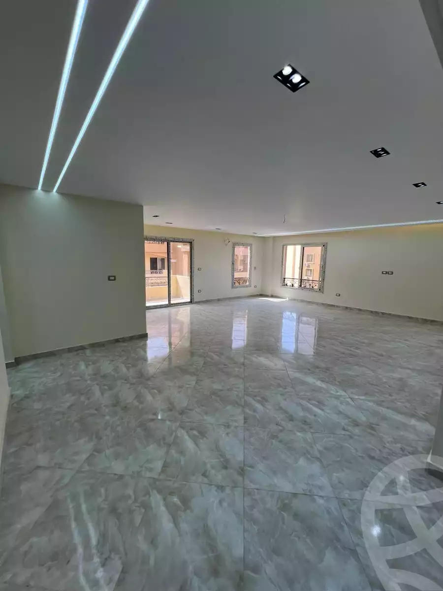 https://aqarmap.com.eg/en/listing/5484972-for-sale-cairo-el-sheikh-zayed-city-compounds-el-khamayel