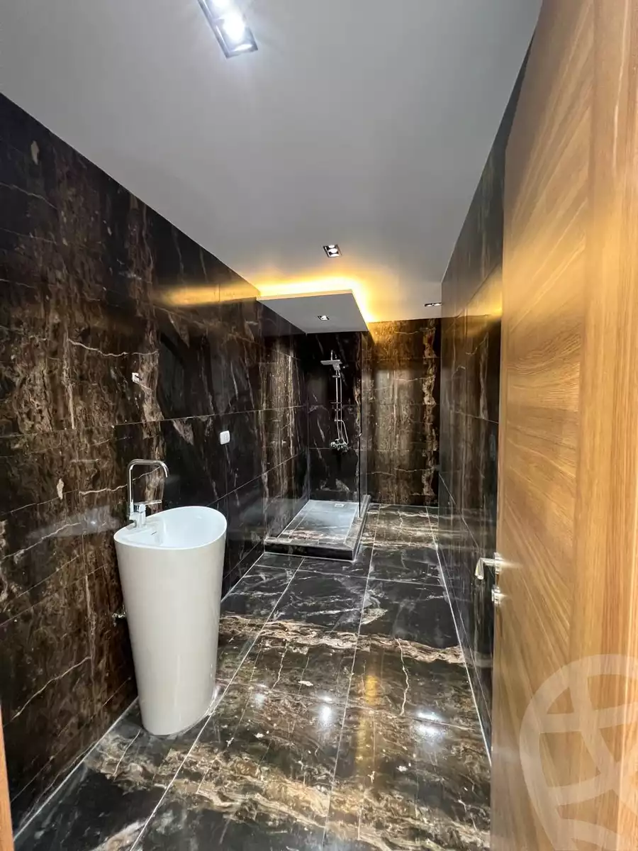 https://aqarmap.com.eg/en/listing/5485078-for-sale-cairo-el-sheikh-zayed-city-compounds-el-khamayel
