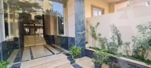 https://aqarmap.com.eg/ar/listing/5489687-for-sale-cairo-new-cairo-compounds-hyde-park-centre-ville-hyde-park