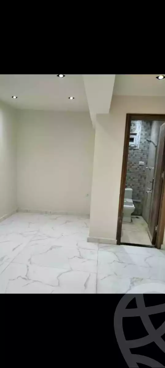 https://aqarmap.com.eg/en/listing/5490886-for-sale-cairo-6th-of-october-featured-neighborhood-el-motamayez-neighborhood-abd-el-moneim-riad-st
