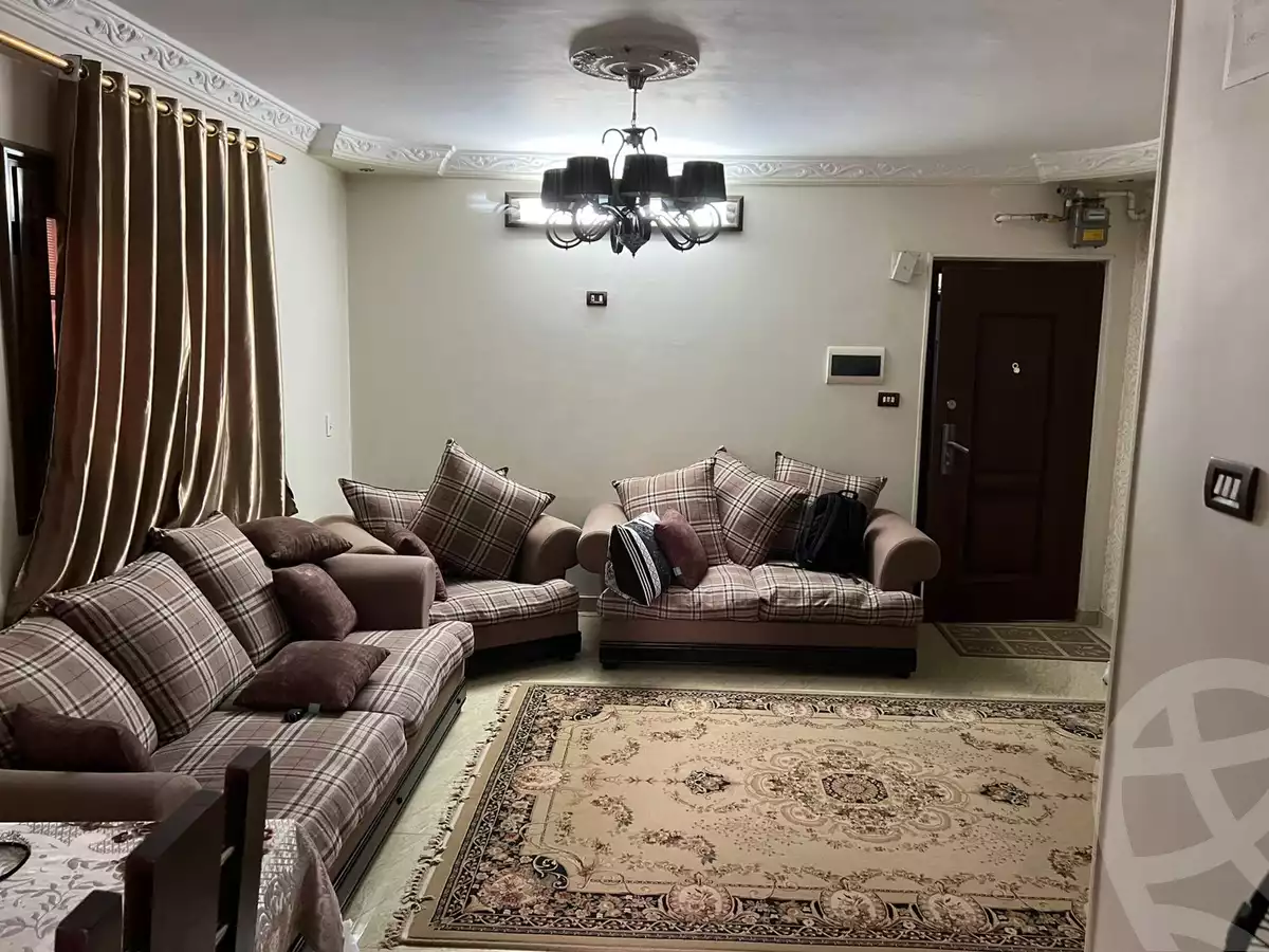 https://aqarmap.com.eg/ar/listing/5495771-for-sale-cairo-6th-of-october-el-ahyaa-neighborhood-3rd-al-hay-al-thalith-st