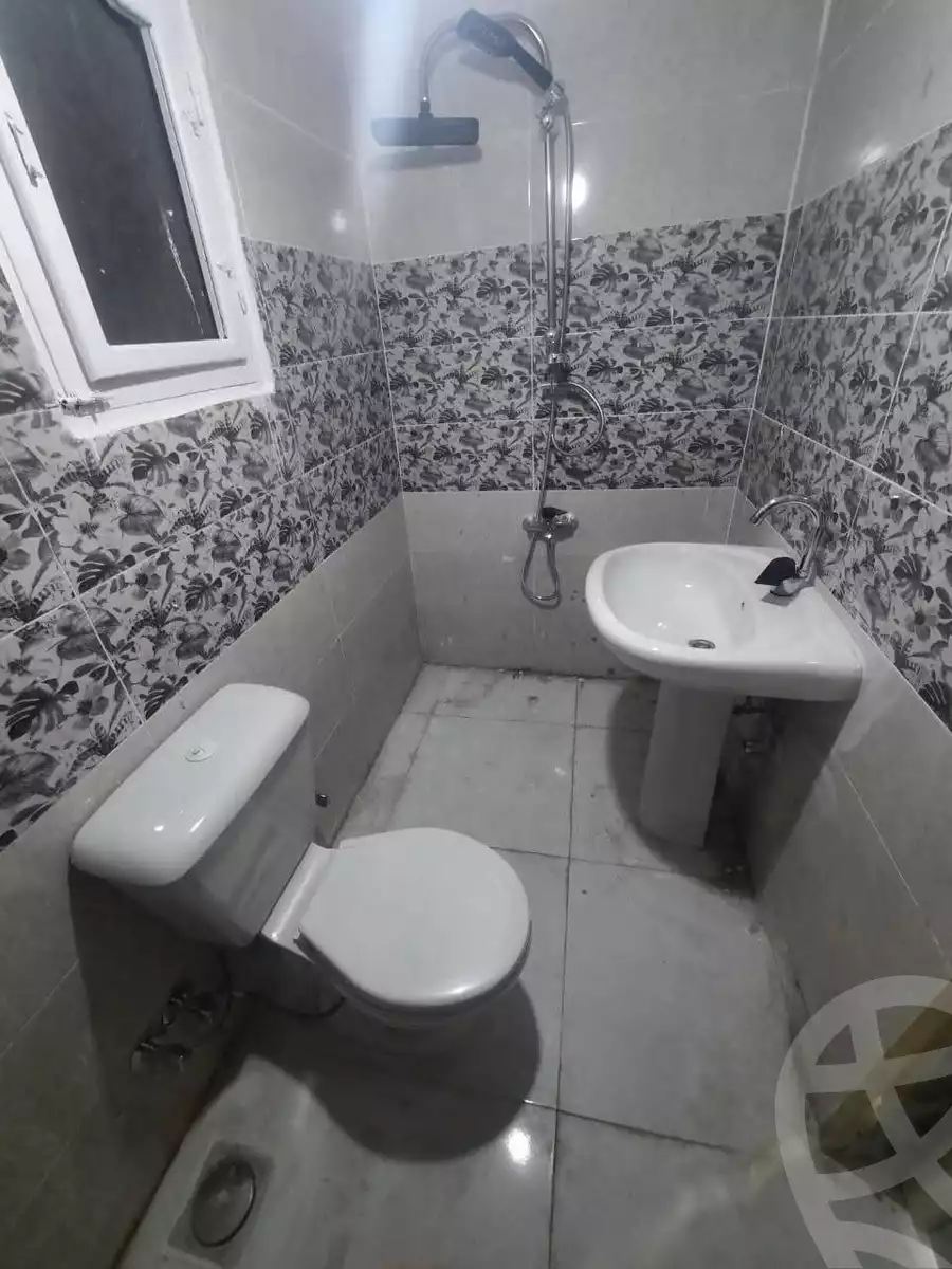 https://aqarmap.com.eg/ar/listing/5496298-for-rent-cairo-faisal-kafr-tohormos-queen-nazli-st