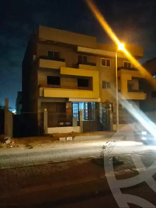 https://aqarmap.com.eg/en/listing/5510360-for-sale-cairo-new-cairo-el-ahyaa-third-neighborhood-street-15