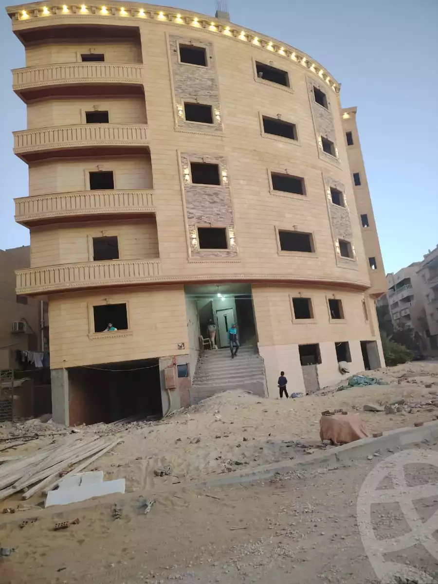 https://aqarmap.com.eg/en/listing/5525520-for-sale-cairo-6th-of-october-el-ahyaa-neighborhood-3rd-street-40