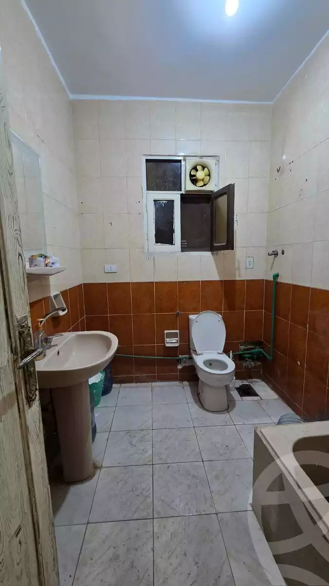 https://aqarmap.com.eg/en/listing/5546996-for-rent-cairo-new-cairo-ganob-el-akadamiya-south-academy-d-khaled-ibn-el-waleed-st