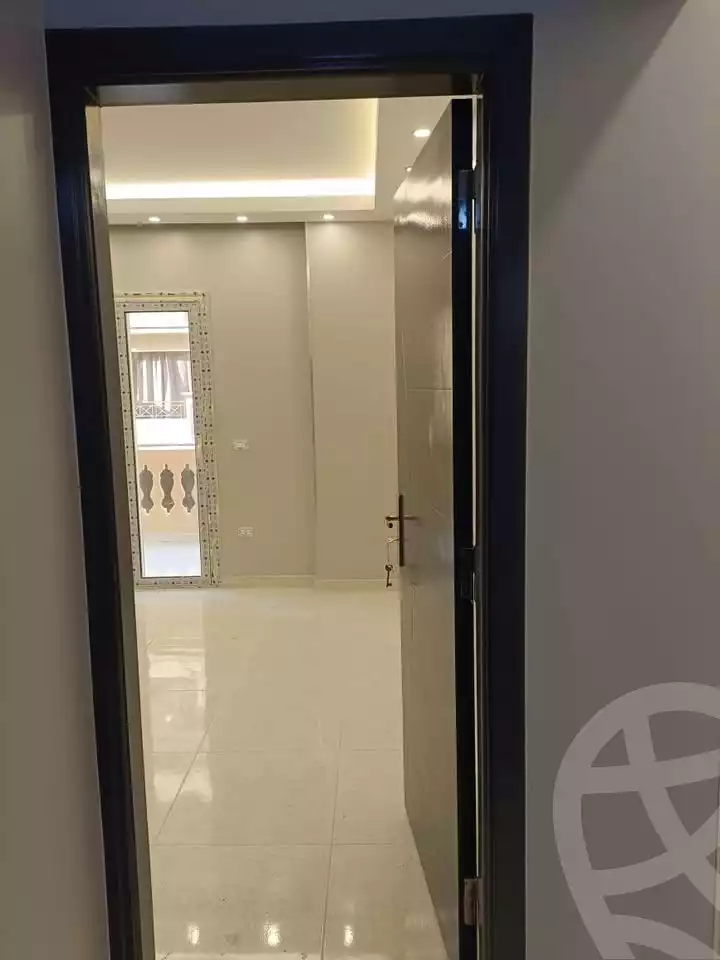 https://aqarmap.com.eg/ar/listing/5553285-for-rent-cairo-mokattam-compounds-kmbwnd-rwyl-jrdnz