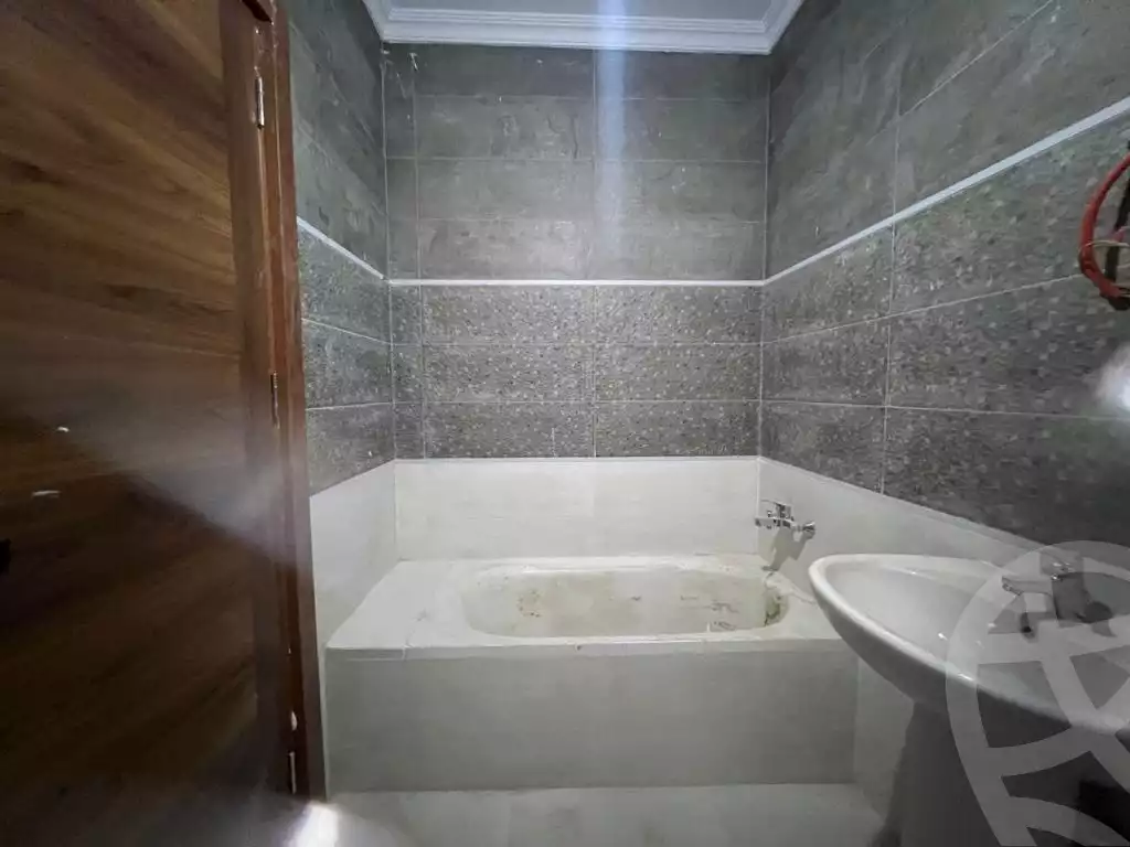https://aqarmap.com.eg/en/listing/5589371-for-sale-cairo-new-cairo-compounds-brwmynd-ryzydns-wdy-djl-llttwyr