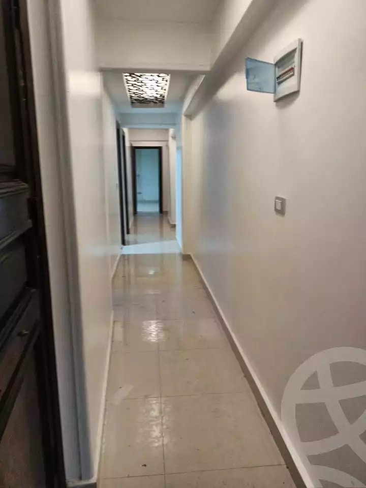 https://aqarmap.com.eg/ar/listing/5600555-for-rent-alexandria-ganaklis