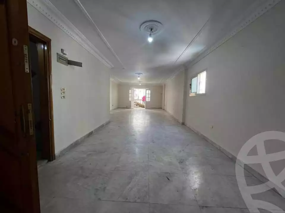 https://aqarmap.com.eg/ar/listing/5908967-for-sale-alexandria-ganaklis-shr-mrtdy-bsh