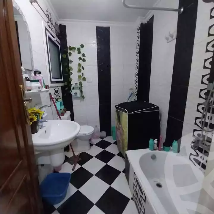 https://aqarmap.com.eg/en/listing/5911209-for-sale-alexandria-l-jmy-lbytsh-el-hanafeya-st