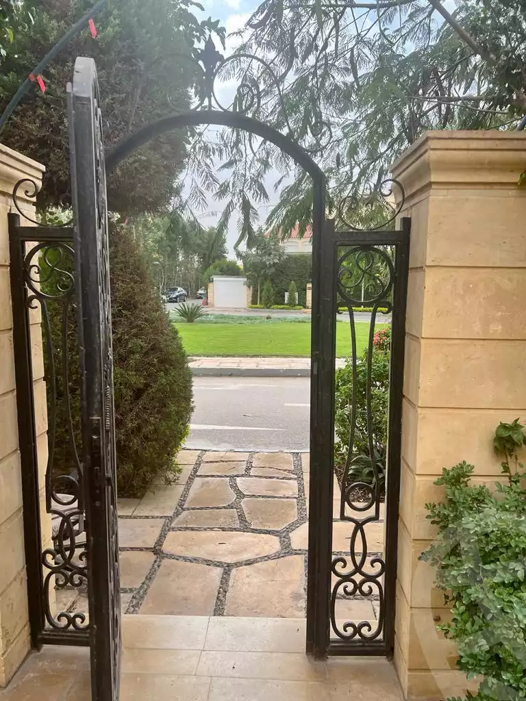 https://aqarmap.com.eg/en/listing/5614014-for-sale-cairo-new-cairo-madinaty-lmntq-lwl-fylt