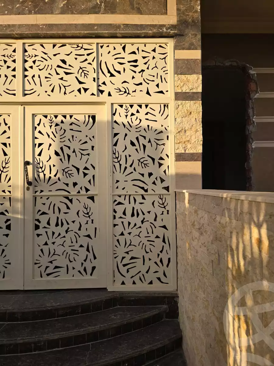 https://aqarmap.com.eg/en/listing/5616069-for-sale-cairo-new-cairo-gharb-arabila-doctor-hani-maher-st