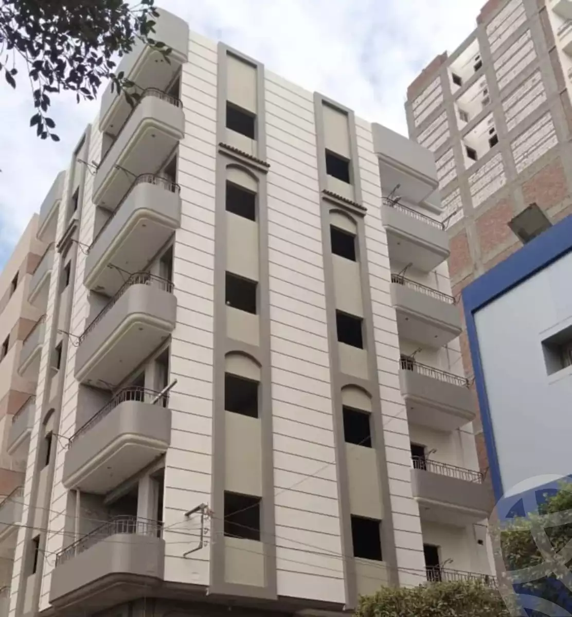 https://aqarmap.com.eg/en/listing/5543064-for-sale-sharqia-zagazig-zagazig-city-markaz-farouk-st