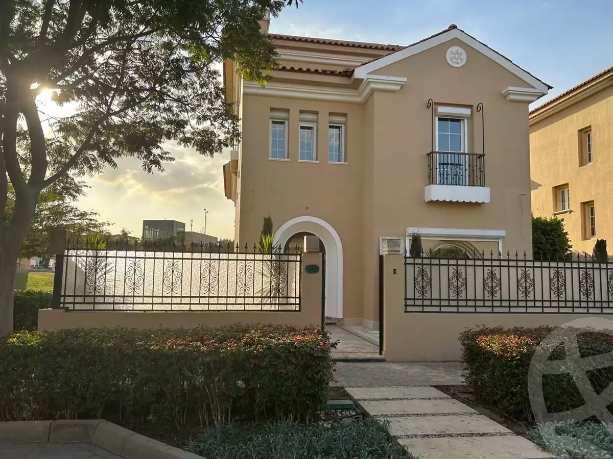 https://aqarmap.com.eg/ar/listing/5624212-for-sale-cairo-new-cairo-compounds-hyde-park