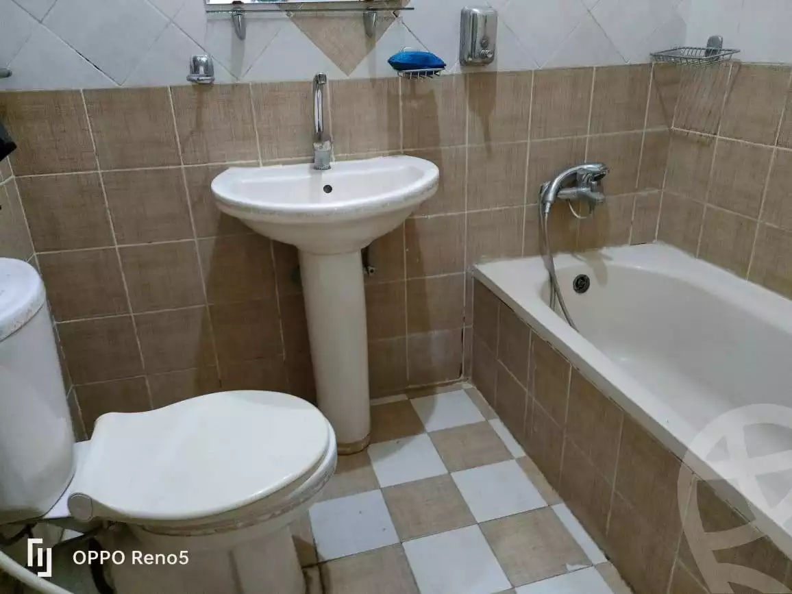 https://aqarmap.com.eg/en/listing/5632016-for-rent-cairo-mokattam-lhdb-l-ly