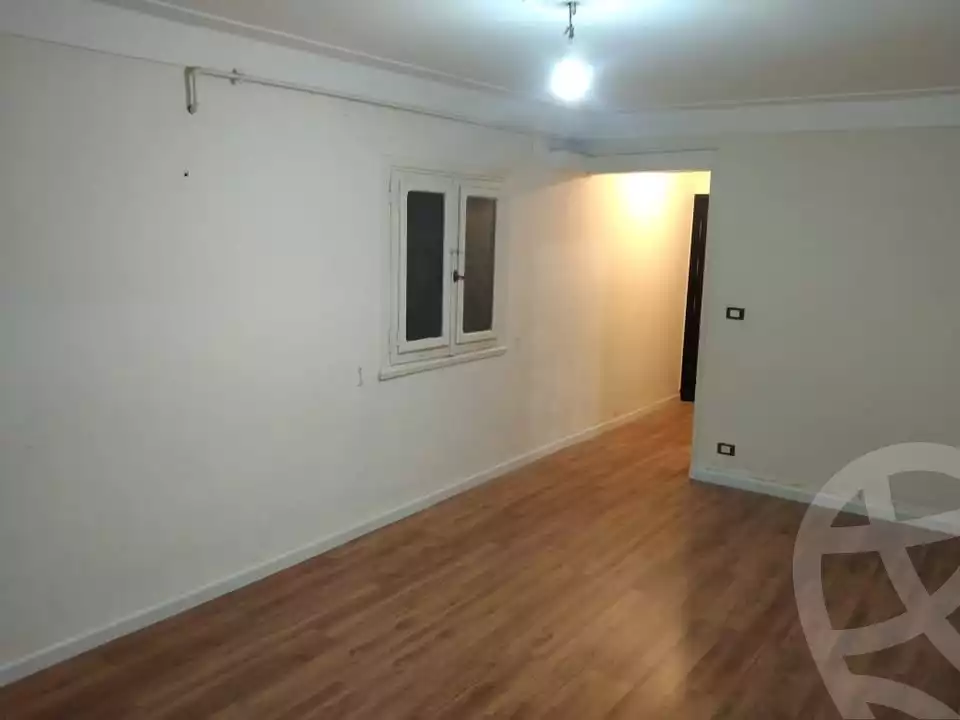 https://aqarmap.com.eg/ar/listing/5641141-for-sale-alexandria-camp-cesar-abd-el-moneim-sanad-st