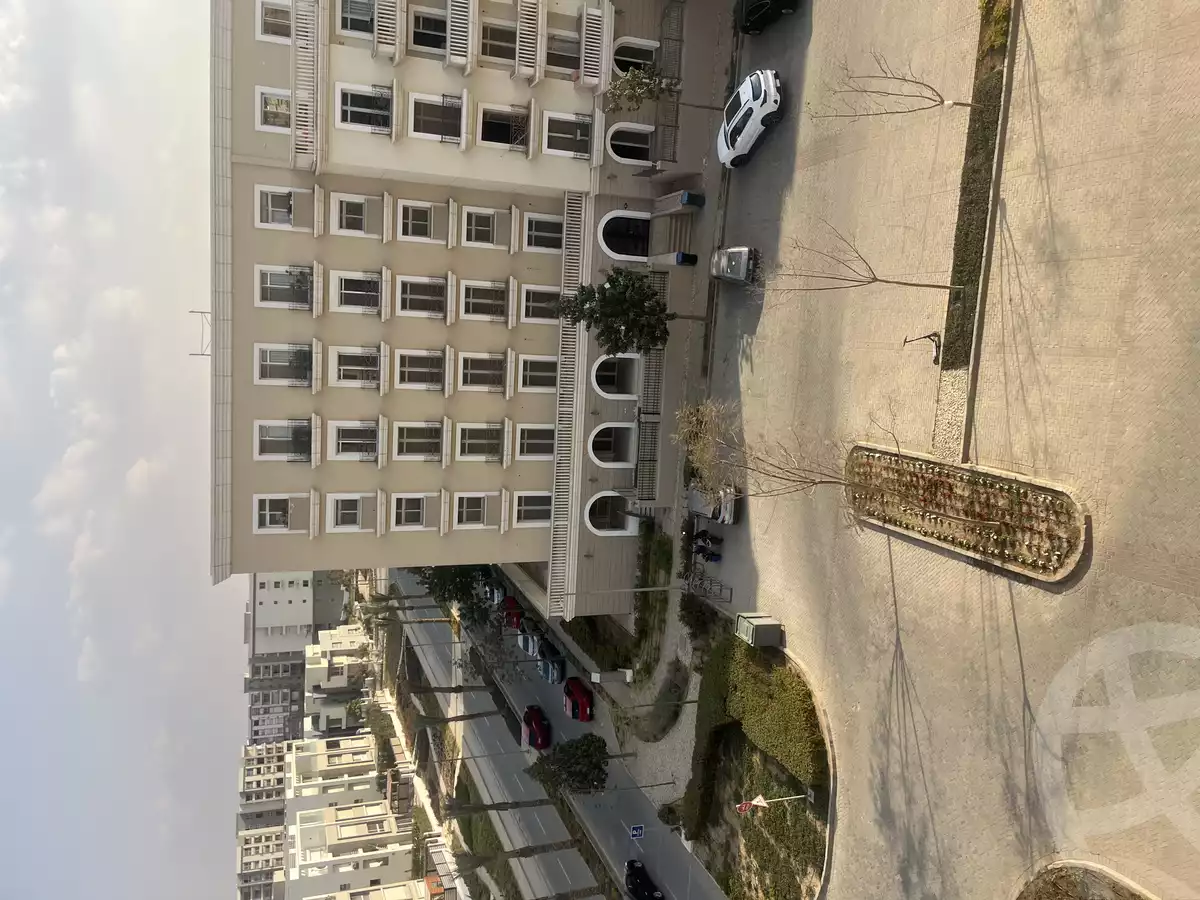 https://aqarmap.com.eg/en/listing/5969460-for-rent-cairo-new-cairo-compounds-hyde-park-centre-ville-hyde-park