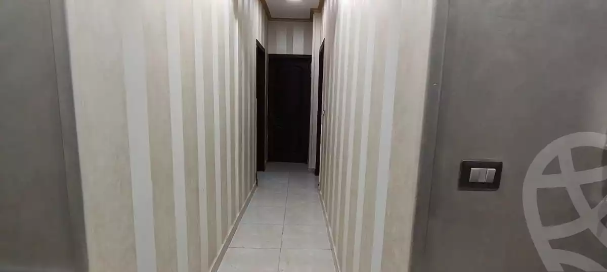 https://aqarmap.com.eg/en/listing/5651088-for-sale-cairo-el-sheikh-zayed-city-compounds-hadayek-el-mohandiseen
