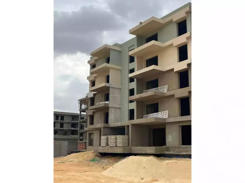 https://aqarmap.com.eg/en/listing/5651322-for-sale-cairo-6th-of-october-compounds-kmbwnd-jryn-6-mbny-drys