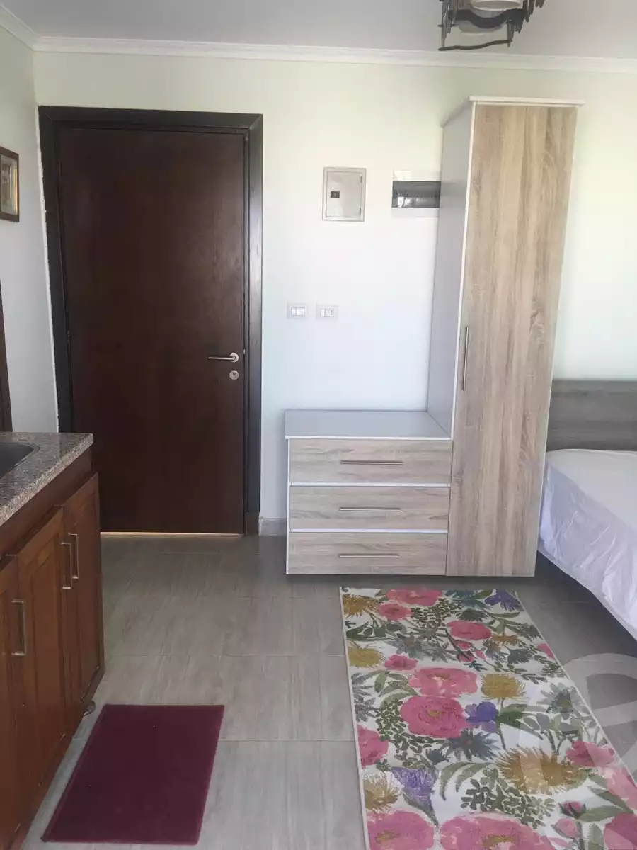 https://aqarmap.com.eg/en/listing/5657420-for-rent-cairo-el-sheikh-zayed-city-compounds-kmbwnd-wyst-twn-swdyk
