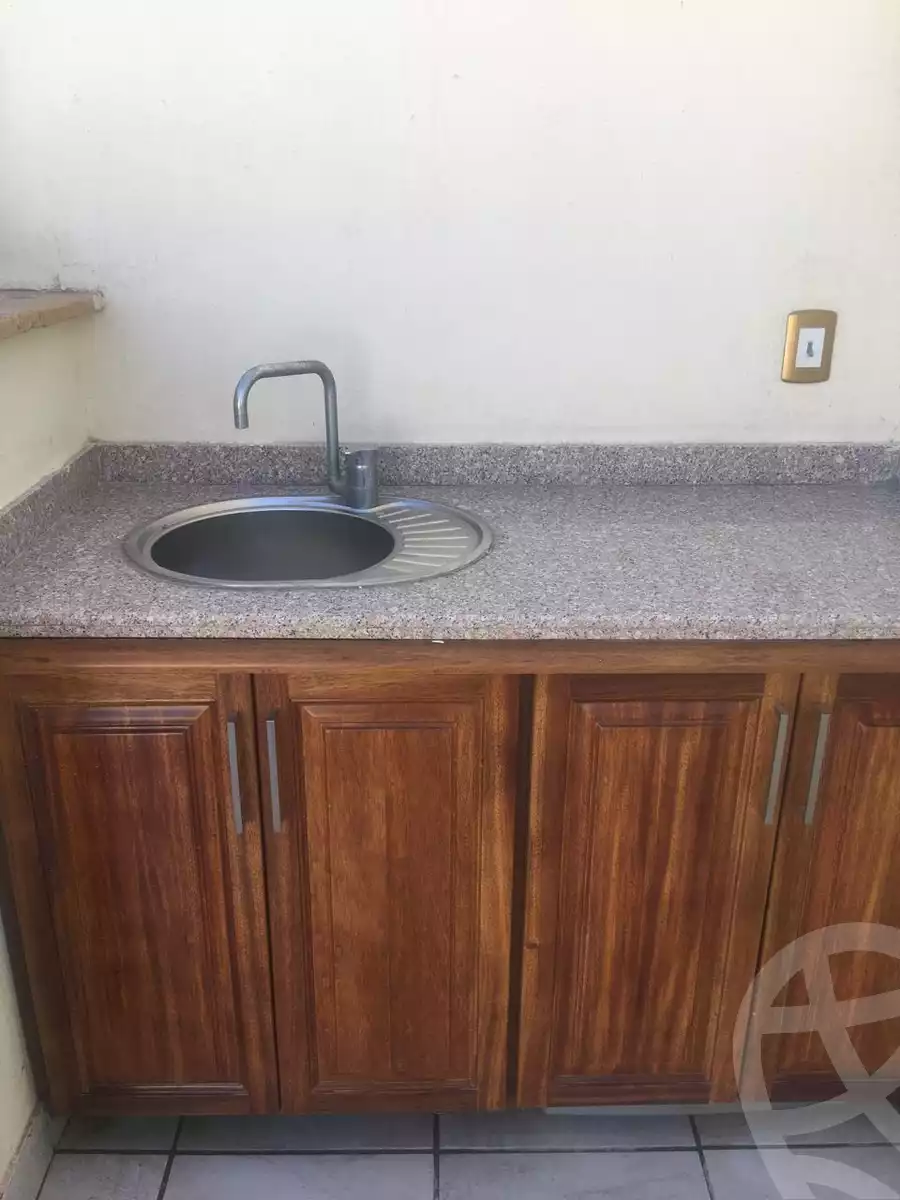 https://aqarmap.com.eg/en/listing/5657420-for-rent-cairo-el-sheikh-zayed-city-compounds-kmbwnd-wyst-twn-swdyk