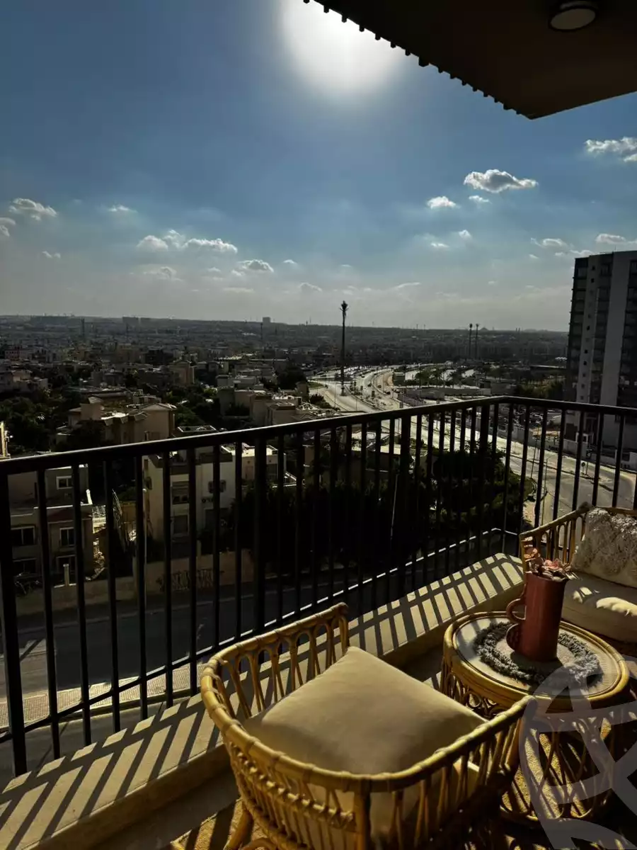 https://aqarmap.com.eg/ar/listing/5662319-for-sale-cairo-el-sheikh-zayed-city-compounds-zyd-wr-llttwyr-the-village-views