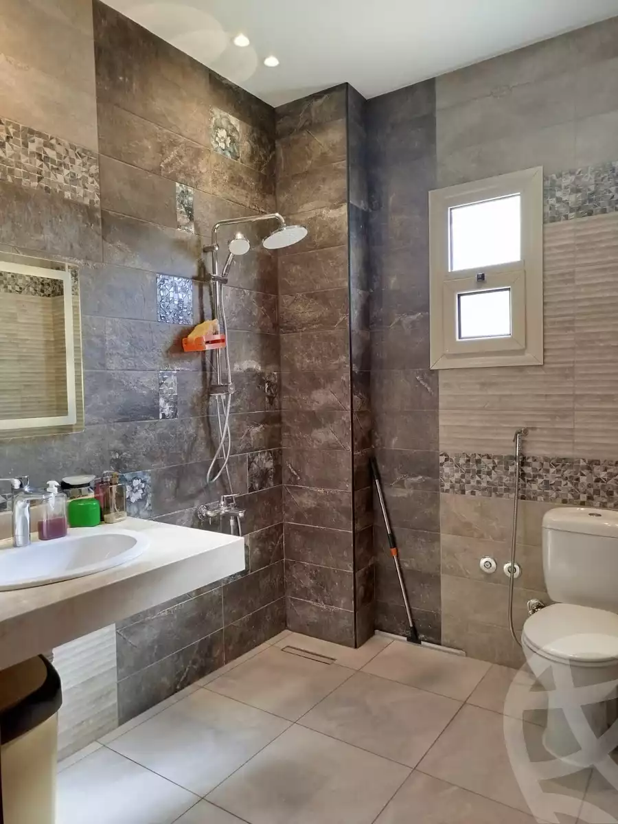https://aqarmap.com.eg/en/listing/5649033-for-sale-cairo-new-cairo-compounds-kmbwnd-lnkhyl