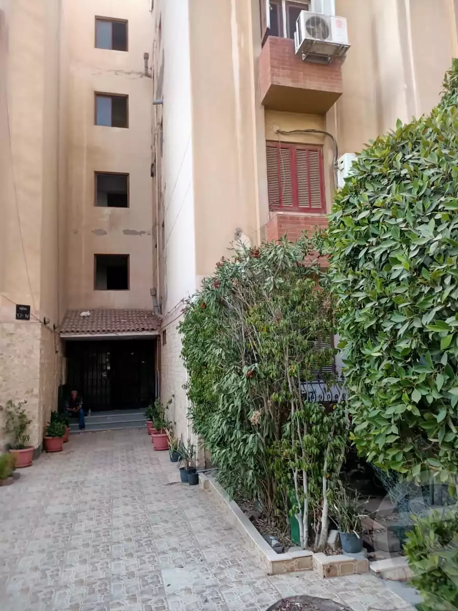 https://aqarmap.com.eg/en/listing/5677613-for-sale-cairo-new-cairo-el-ahyaa-fourth-neighborhood-ahmed-oraby-haroun-al-rasheeed-18-st