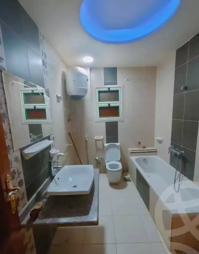 https://aqarmap.com.eg/en/listing/5683247-for-sale-cairo-mokattam-lhdb-l-ly-el-naforah-square