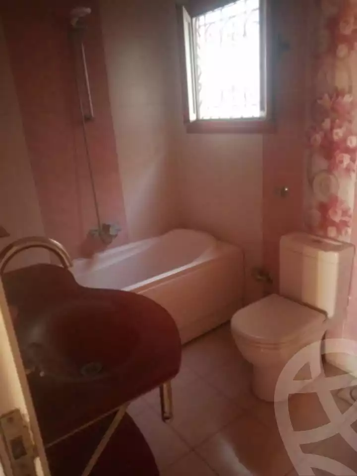 https://aqarmap.com.eg/ar/listing/5683503-for-rent-alexandria-alexandria-marsa-matrouh-rd