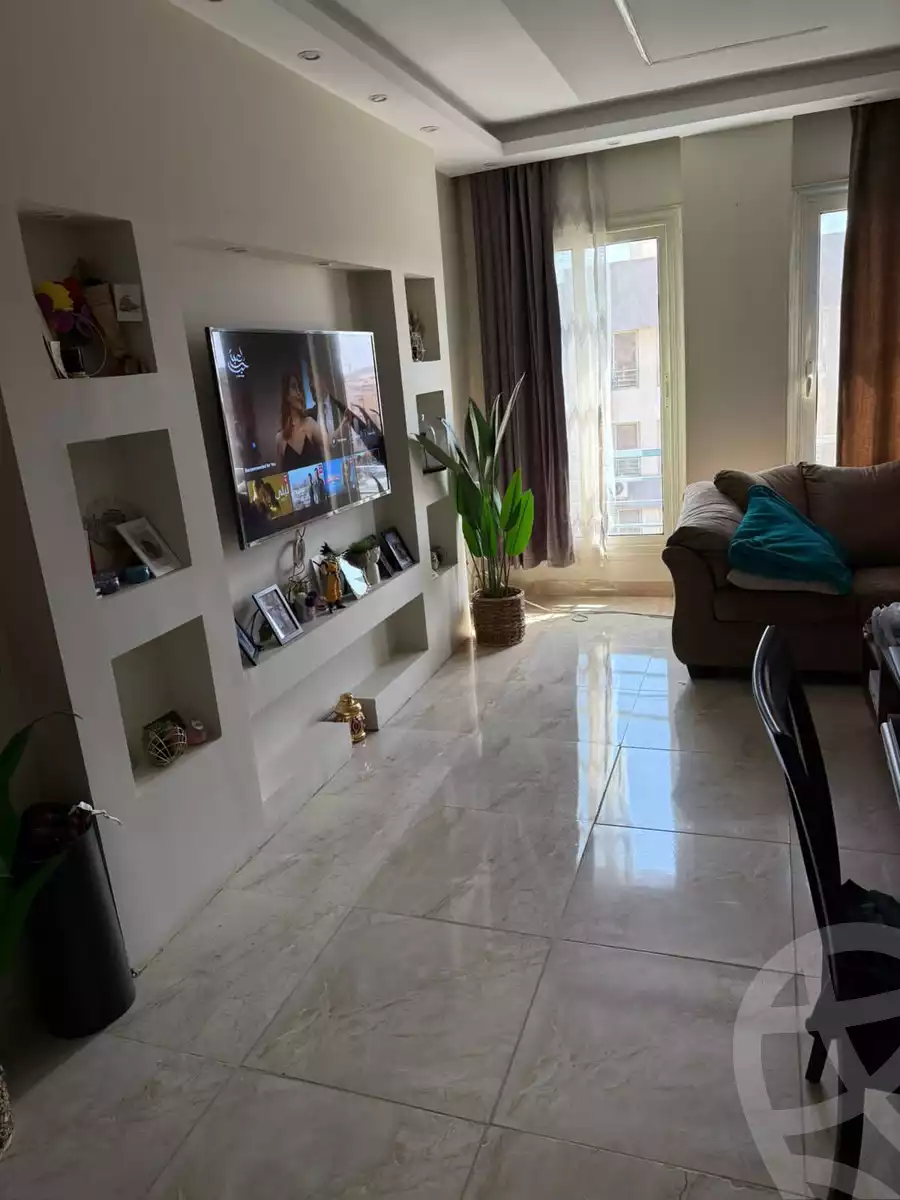 https://aqarmap.com.eg/en/listing/5684461-for-sale-cairo-el-sheikh-zayed-city-compounds-jn-1