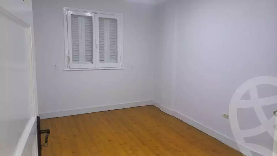 https://aqarmap.com.eg/ar/listing/5693559-for-sale-alexandria-sydy-bshr-sydy-bshr-bhry-shr-mhmwd-l-yswy