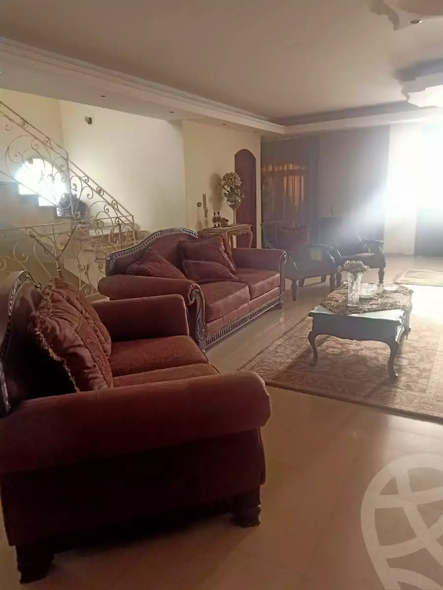 https://aqarmap.com.eg/en/listing/5705975-for-sale-cairo-el-sheikh-zayed-city-compounds-el-yasmeen-compound